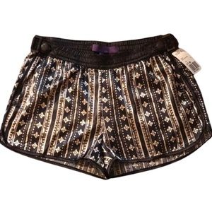 🌺🌸Forever 21 Black and Tan/gold shorts🌸🌼